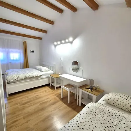 Laiki By Interhome